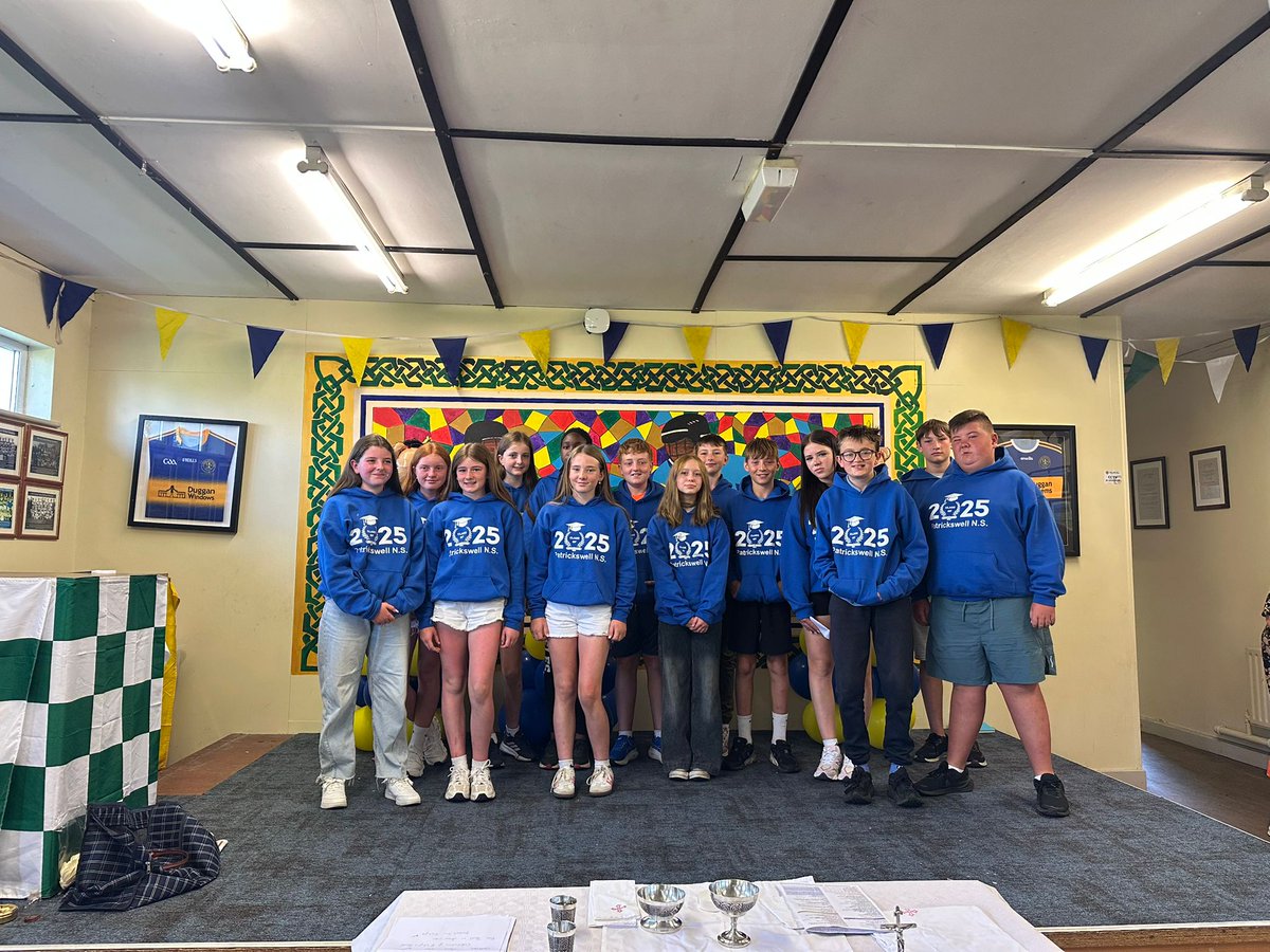 Congratulations to the 6th Class boys and girls who graduated on Friday! 🧑‍🎓👨‍🎓 Everyone in Patrickswell N.S. wishes ye all the very best as ye head off on yere next adventure in secondary school!