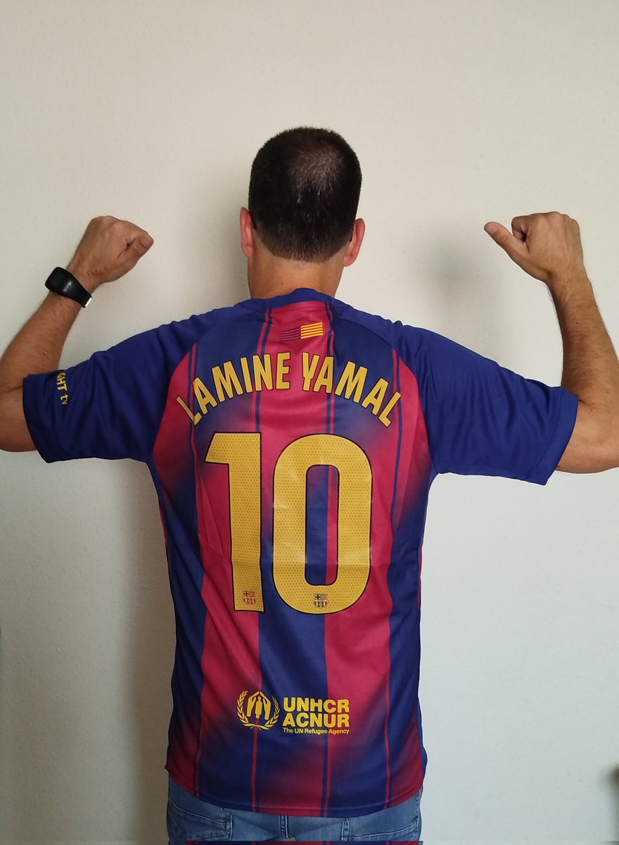 Recibido el premio como ganador de la #SanchoLeague de <a href="/DonQuijoteDeLaC/">Don Quijote De La Cancha</a> 💪
Tengo la nueva camiseta que lucirá Lamine Yamal esta próxima temporada antes que el propio jugador!