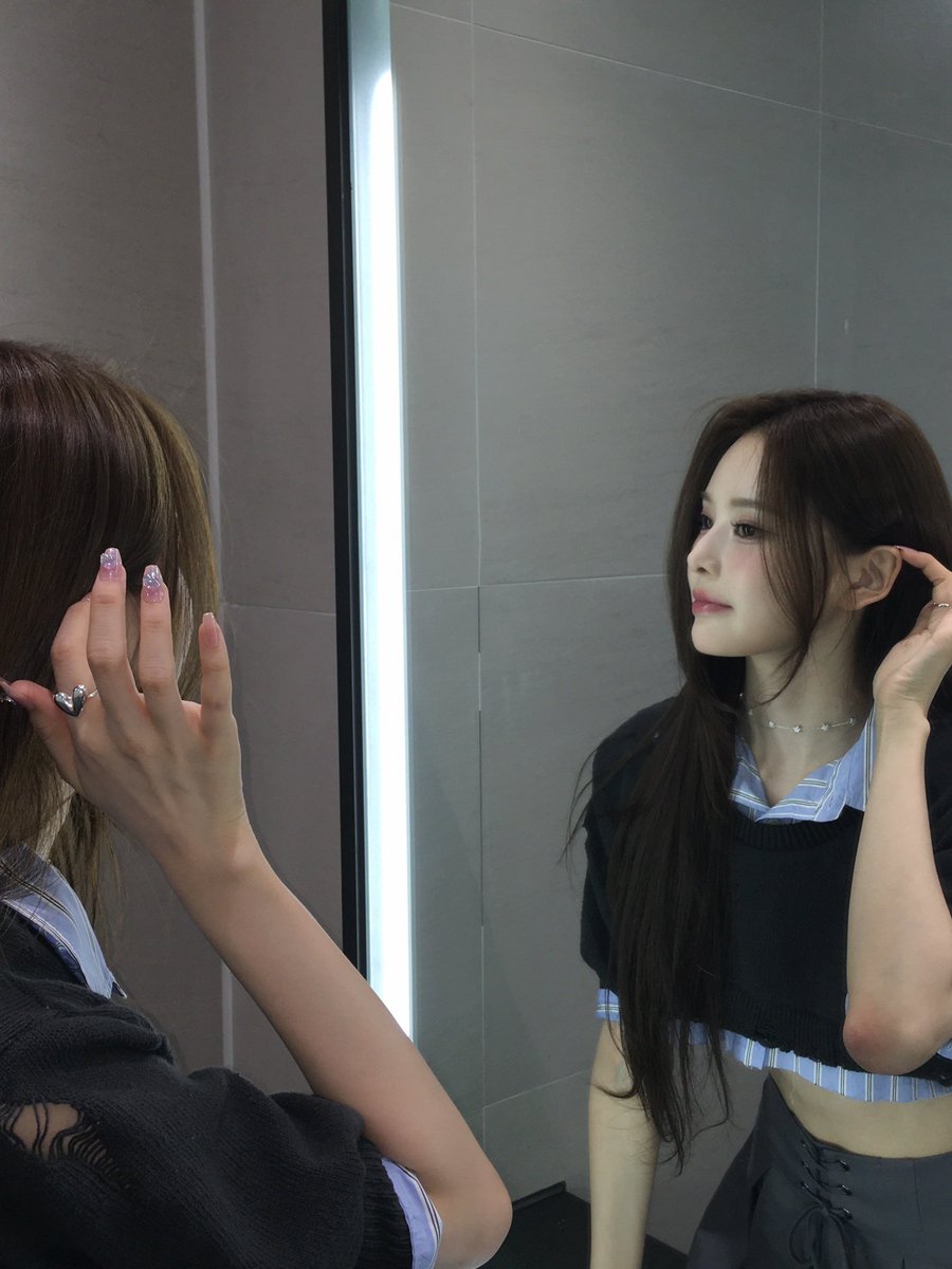 iznapic's tweet photo. JEEMIN plus chat update 

#izna #이즈나 https://t.co/oGc7zpywRN