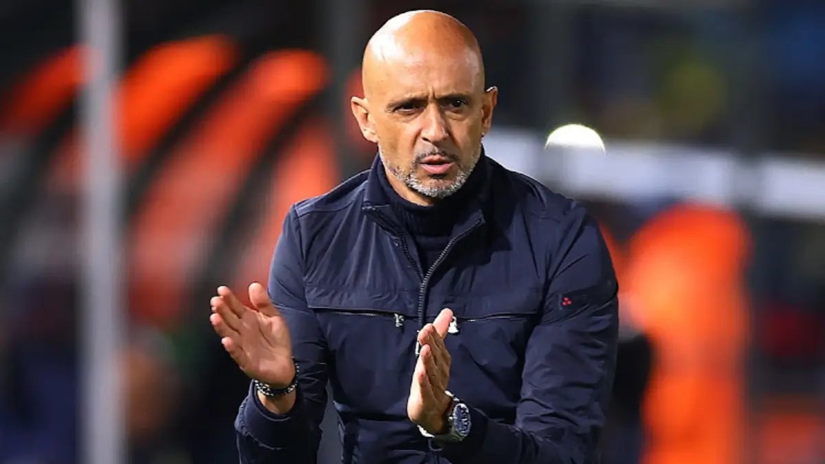 fahdahmed987's tweet photo. Miguel Cardoso's Mamelodi Sundowns is a fun team to watch.

I've been watching their game against Borussia Dortmund and noticed how they focused a lot on side connections - especially during build up but it's something the use in the middle and final thirds as well. https://t.co/ADDrTbC8MN
