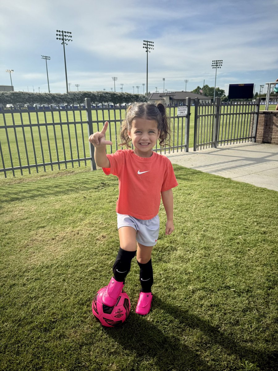 Kaylin_Rice's tweet image. Ready for a fun week @LSUSoccer camp!!