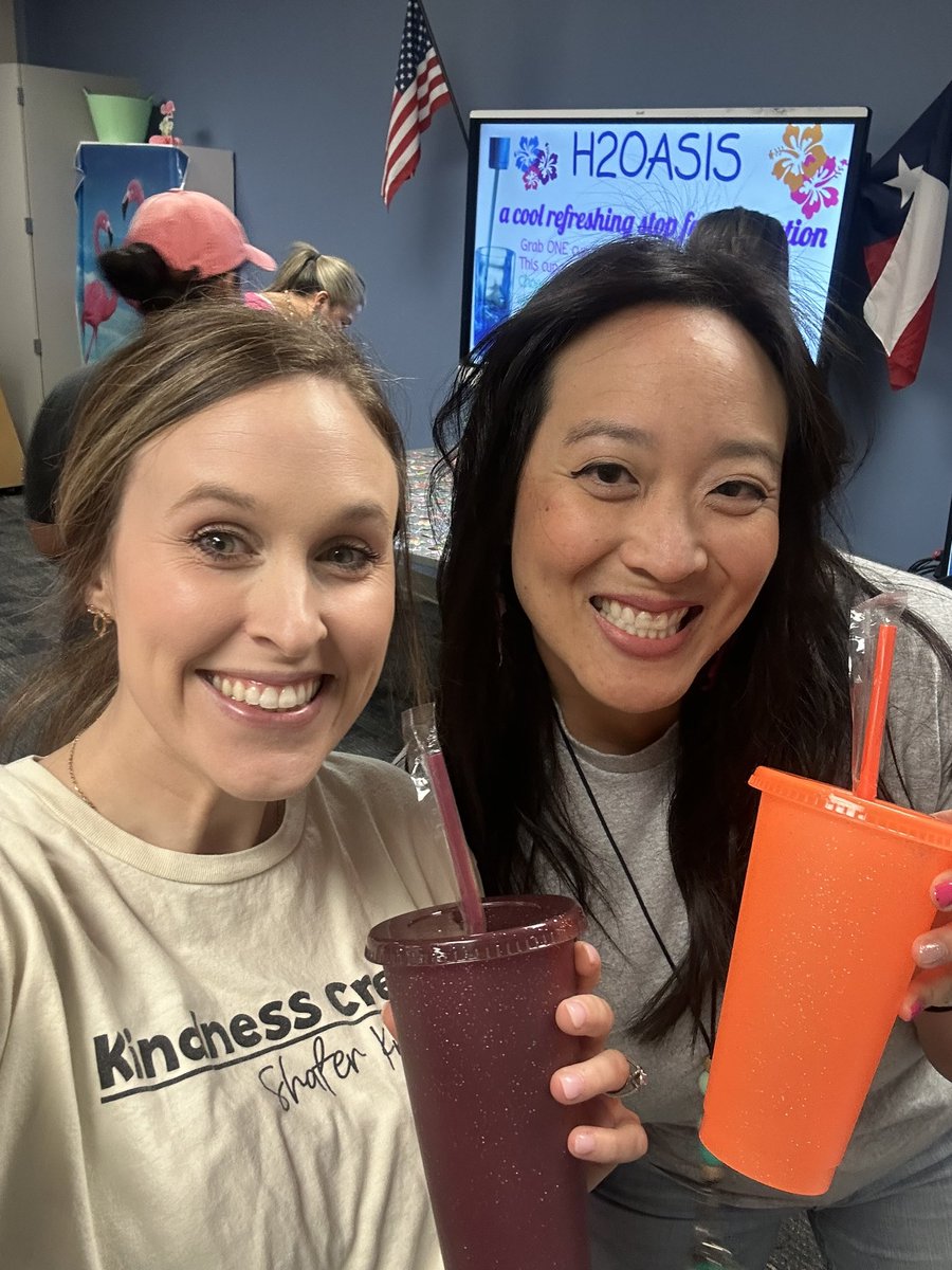 Claytons3rdKISD's tweet image. Can you guess who the Aggie is and who the Longhorn is?! Thanks @J_Duddington @J_Liu321 for the H2OAsis! 

#NEKSAT25 #KatyISD