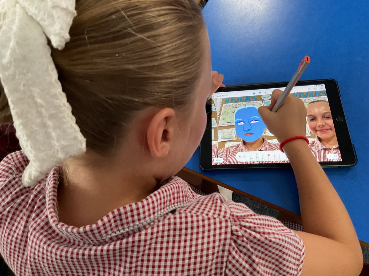 PDA_Y4's tweet image. Finishing off our Andy Warhol unit in #pdaart today, where we’re adding a sprinkling of ‘pop art’ to our self-portraits. Love how they’re turning out!