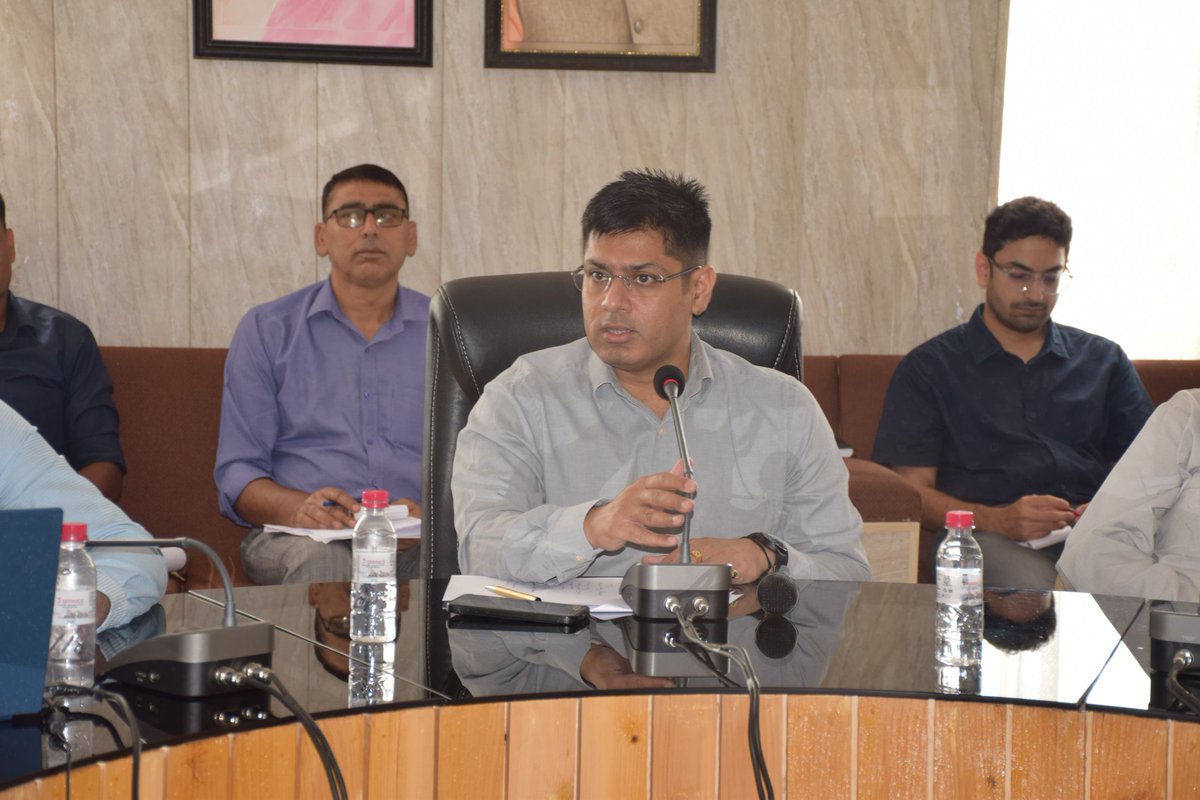 PoonchDm's tweet photo. Deputy Commissioner Vikas Kundal today chaired a meeting to discuss the arrangements for the annual Shri Budha Amarnathji Yatra, scheduled to commence from July 27, 2025.
@Divcomjammu @diprjk https://t.co/f60H1I4rgH