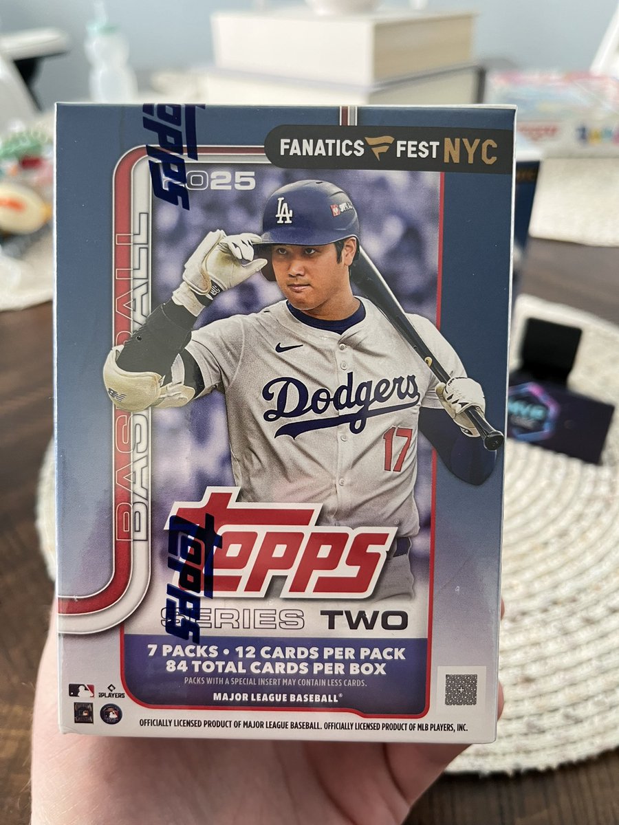 DfsZolo's tweet photo. Anyone looking to purchase the Fanatics Fest NYC Exclusives ?- Topps Chrome Cactus Jack or Topps Series 2 Blaster, DM if interested. 

#fanaticsfest #cactusjack #topps #fanaticsfestnyc https://t.co/tLj4ehrFcR