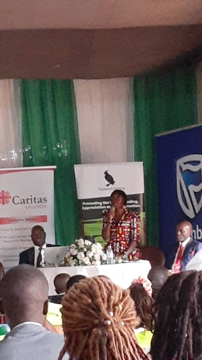 Uganda’s plastic crisis isn’t about poor waste habits.

It’s about extractive systems, corporate impunity &amp; unequal trade.

Environmental justice = economic justice = decolonization.
#GlobalSouthRising #PlasticPollution #EndPlasticColonialism #BeatPlasticPollution #Sustainability