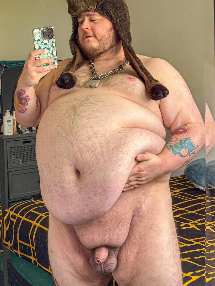 Happiest of Tummy Tuesdays to all my bellies big and small. Dad needs rubs.