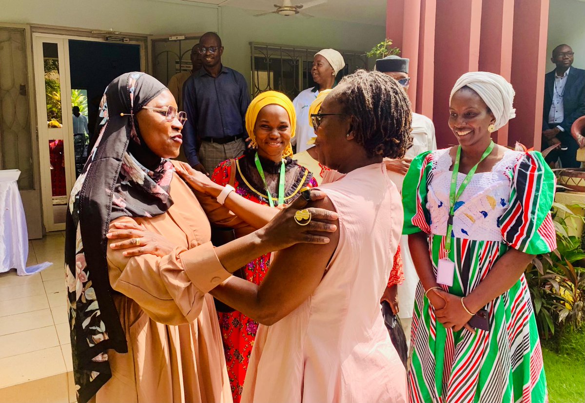 ⋕USTTB-ICER-Mali: A farewell ceremony in honor of Fatoumata Bathily, Thursday, June 19, 2025
At the end of a mission well accomplished, Fatoumata was congratulated by her colleagues at a very friendly farewell coktails organized in her honor.
youtube.com/watch?v=zNWQiO…
