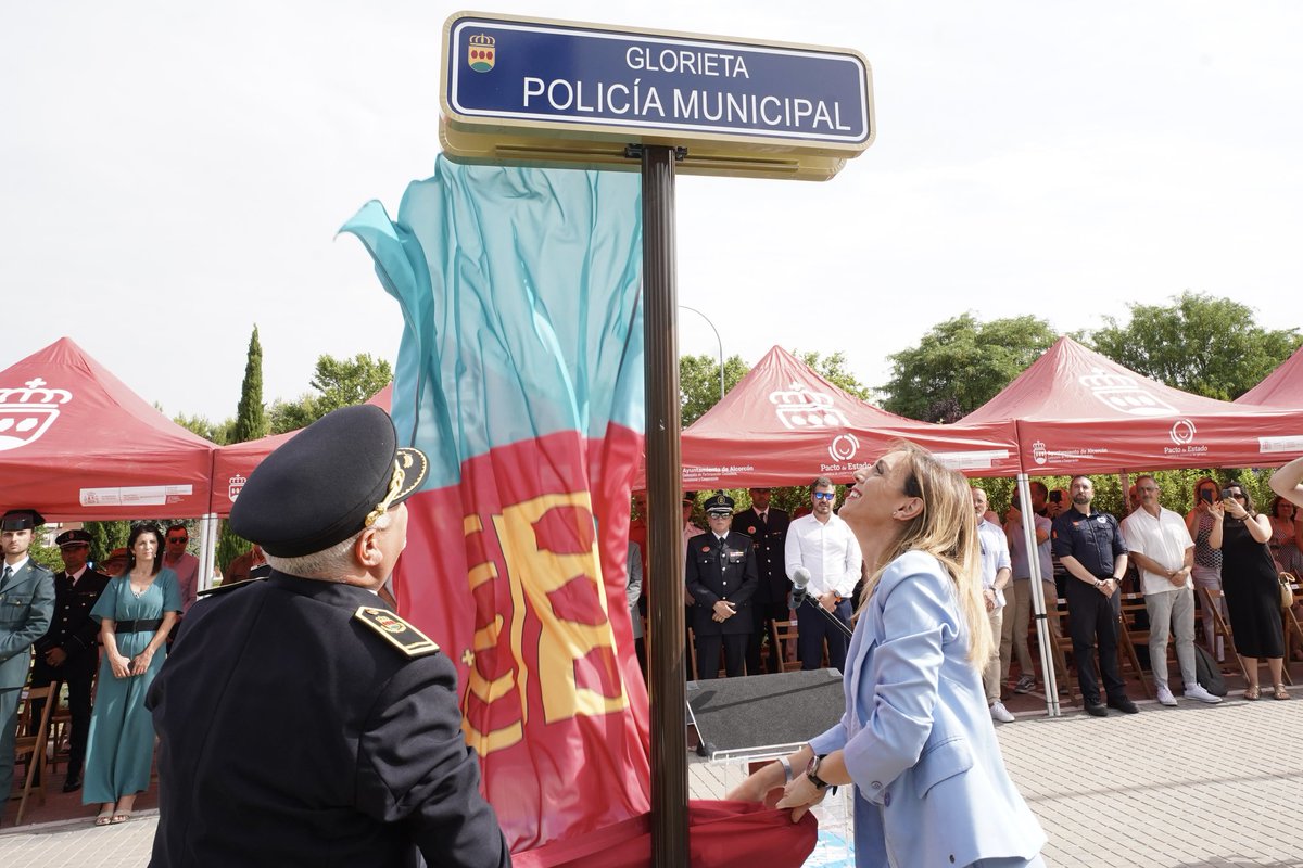 Doble celebración, festejamos el Patrón de <a href="/PoliciaAlcorcon/">Policía Municipal de Alcorcón</a> y, a su vez, lo hacemos en el marco de su 60 aniversario.

Como gesto de gratitud a la vocación y compromiso de quienes nos protegen, a partir de hoy en la ciudad de #Alcorcón, una rotonda contigua al CUS lleva su nombre