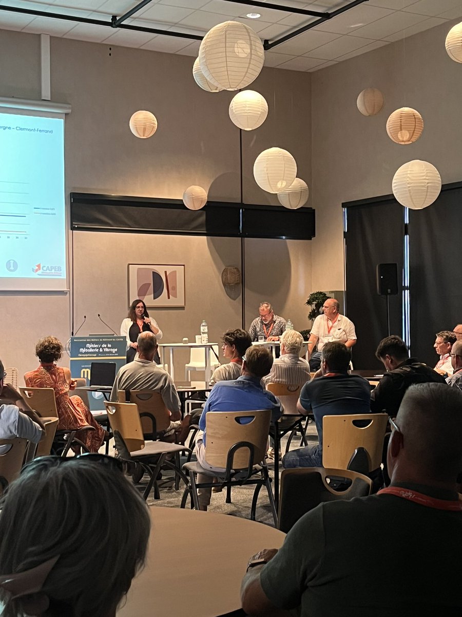 capeb_fr's tweet photo. Top départ pour les Rencontres des Métiers du Bâtiment organisées par la CAPEB !

Chaque famille de métier ouvre cet événement avec sa propre séance d’introduction : un moment important pour faire le point sur les actualités, les dossiers en cours et renforcer les liens au sein du réseau CAPEB.

C’est l’occasion idéale pour :
🟡S’informer sur les enjeux actuels du secteur
🔵Échanger entre professionnels et experts
🟡Rencontrer des confrères venus de toute la France

Nous vous donnons rendez-vous à la Grande Halle d’Auvergne à Clermont-Ferrand, pour vivre un moment fort dédié aux métiers du bâtiment.
Plus de 150 exposants vous attendent avec :
▪️Des innovations à découvrir
▪️Des démonstrations techniques
▪️Des échanges BtoB enrichissants
▪️Et bien d’autres surprises

Un événement à ne pas manquer pour tous les acteurs du bâtiment. Rejoignez-nous nombreux !