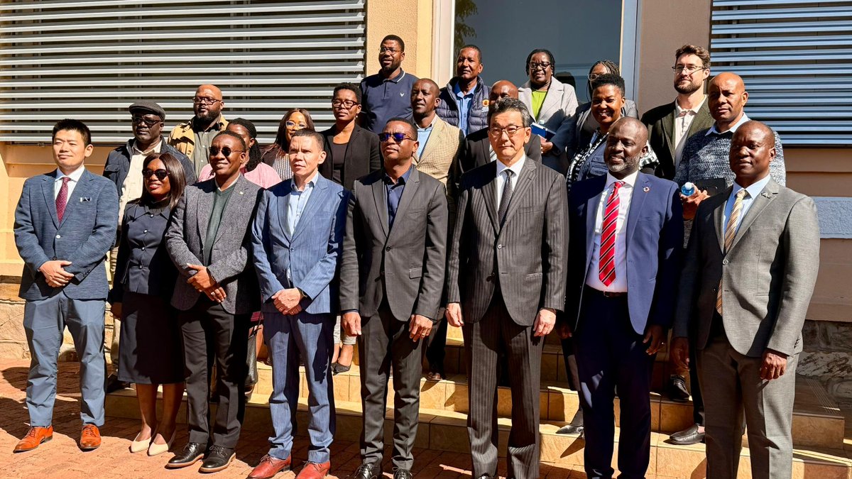 UNDPNamibia's tweet photo. @UNDPNamibia, in collaboration with @MAWLR_Nam, proudly marks the successful completion of a transformative project funded by the @JapanGov. 

Through this support, peri-urban communities in Namibia are now more climate-resilient with:

✅ Climate-smart gardens
✅ E-bikes &amp; more https://t.co/EstSv8JhR6