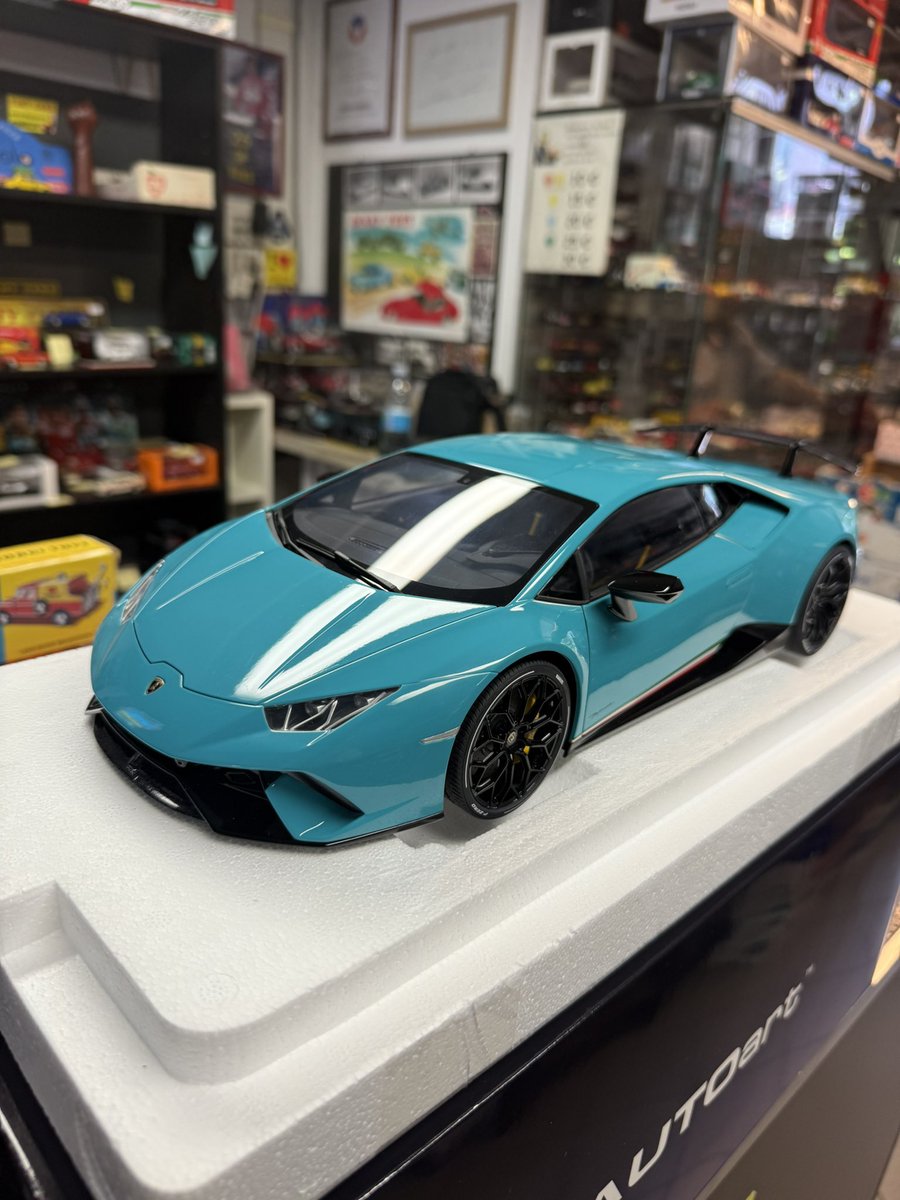 cars_tiny's tweet image. Lamborghini Huracan Performante Autoart scala 1:12 #tinycars #autoart #scala112 #lamborghini #lamborghinihuracan #scalemodel #modellismo #diecast