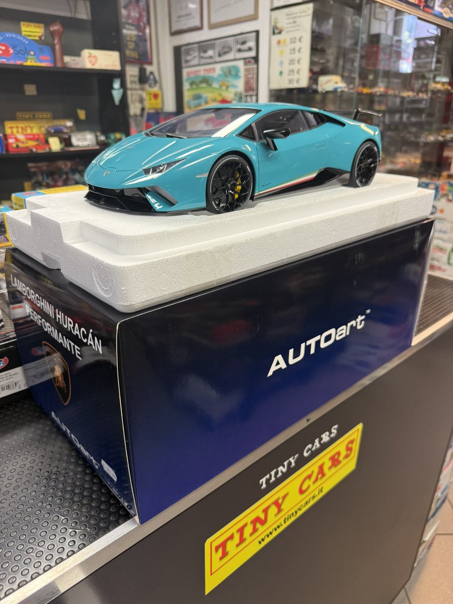 cars_tiny's tweet image. Lamborghini Huracan Performante Autoart scala 1:12 #tinycars #autoart #scala112 #lamborghini #lamborghinihuracan #scalemodel #modellismo #diecast