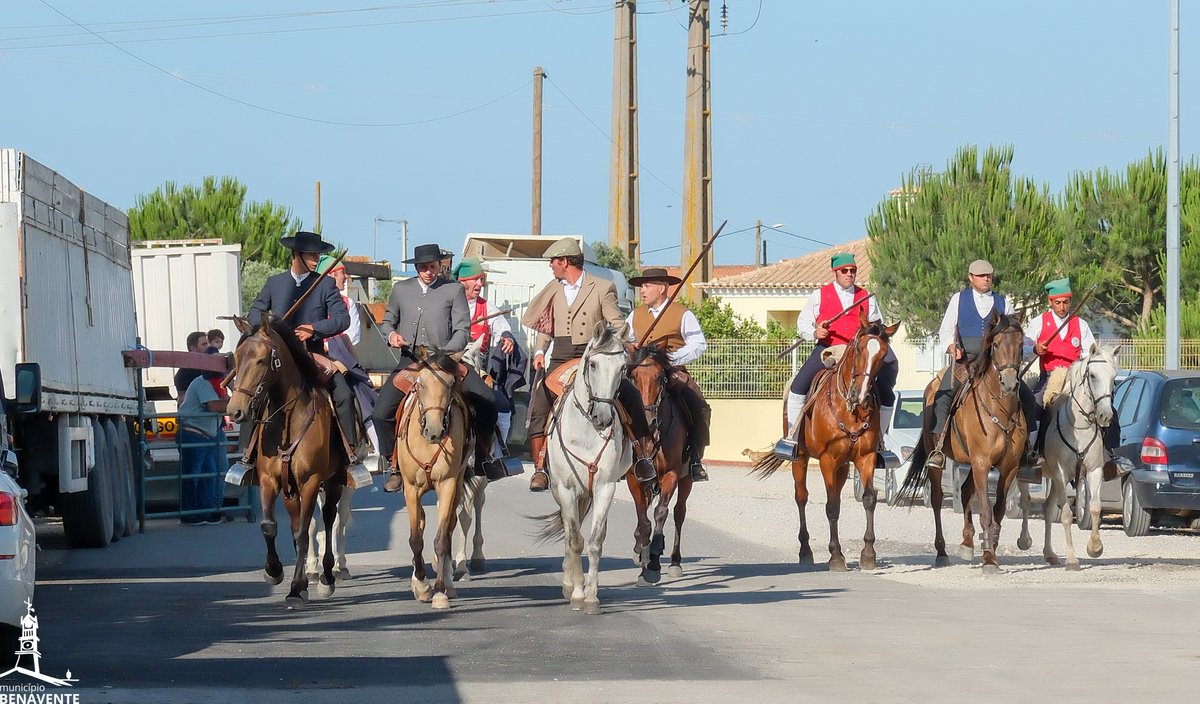 BenaventeCamara's tweet image. 🥳 ARADOS EM FESTA EM HONRA DE SÃO JOÃO BAPTISTA
😍 Uma festa cheia de tradições ribatejanas que tem vindo a crescer. A festa em Honra de São João Baptista na localidade dos Arados, em #SamoraCorreia, recebeu gente bem disposta que gosta do Ribatejo.
-
#festa #arados