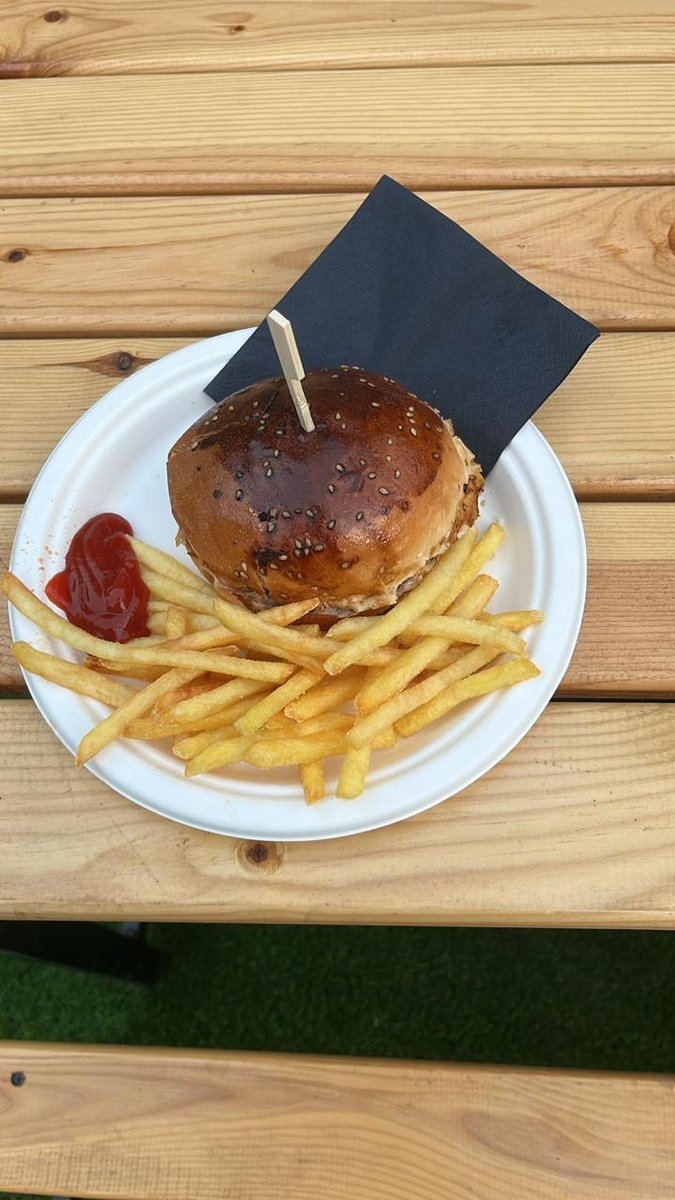Rua (@rhuax) on Twitter photo 🍔 27 smash burgers served
🍟 3 kg of french fries eaten
🍪 21 cookies devoured
☕ 16 espressos + 23 teas sipped
🥤 17 liters of soft drinks gulped
🌿 4 hours of pure chat, friendship, and joy shared
Our first <a href="/cosmoshub/">Cosmos Hub ⚛️</a> 🇹🇷 community event, sponsored by @AtomAccelerator, was a 🍔 27 smash burgers served
🍟 3 kg of french fries eaten
🍪 21 cookies devoured
☕ 16 espressos + 23 teas sipped
🥤 17 liters of soft drinks gulped
🌿 4 hours of pure chat, friendship, and joy shared
Our first <a href="/cosmoshub/">Cosmos Hub ⚛️</a> 🇹🇷 community event, sponsored by @AtomAccelerator, was a