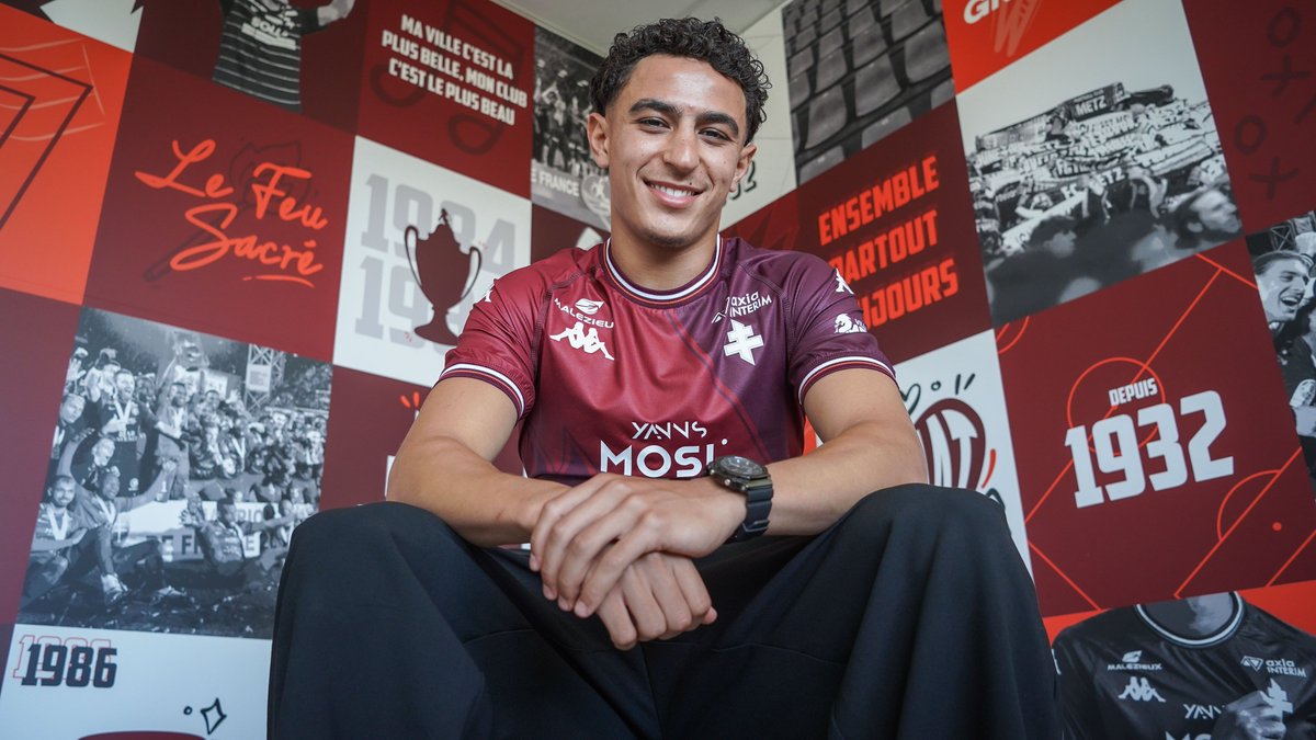 FCMetz's tweet photo. [ ℙ𝕣𝕠 ]  

Bienvenue Ismaël 😁♥️ 

#MadeInMetz https://t.co/QJhDtiuEA3