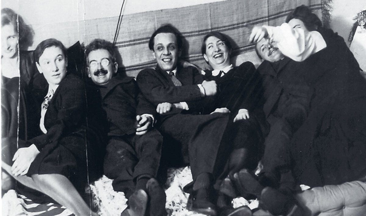 Samantharhill's tweet image. Theodor Adorno: There's laughter because there's nothing to laugh about.
Bertolt Brecht: The man who laughs has simply not yet heard the terrible news.
Walter Benjamin: There's no better trigger for thinking than laughter.
Hannah Arendt: Laughter is a form of self-sovereignty.