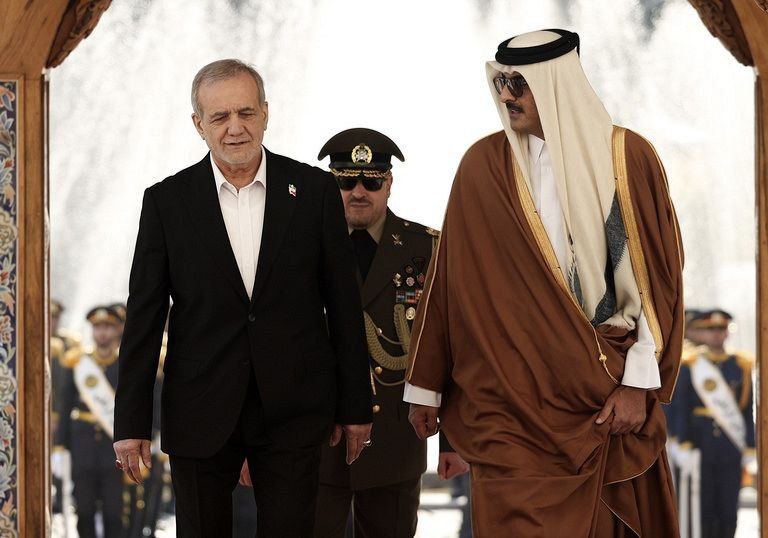 🚨 أمير قطر تميم بن حمد لرئيس إيران:

"القاعدة الأمريكية في قطر لم ولن تستخدم من أجل القيام بأي عمل ضد إيران، وقطر ستمنع بالتأكيد أي عمل من هذه القاعدة ضد الدولة الصديقة والشقيقة إيران"