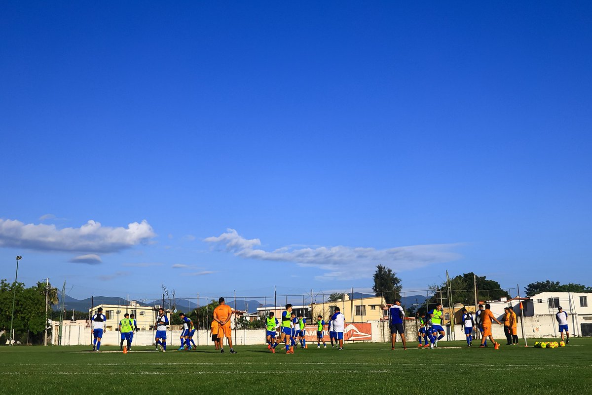 ¡𝐀𝐑𝐑𝐀𝐍𝐂𝐀𝐌𝐎𝐒!🔥

#CorreXTusVenas🧡💙🤍