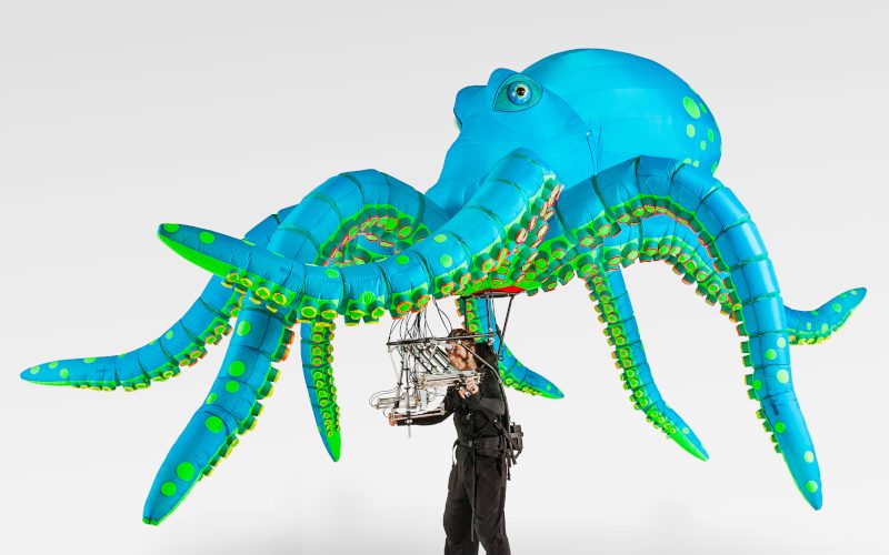 Be sure to come and meet Ocho at #WaterFest! 🐙 

 An awe-inspiring, giant inflatable animatronic octopus with fully articulated tentacles will be appearing on Riverside Walk at 12.10pm, 2pm and 3pm.