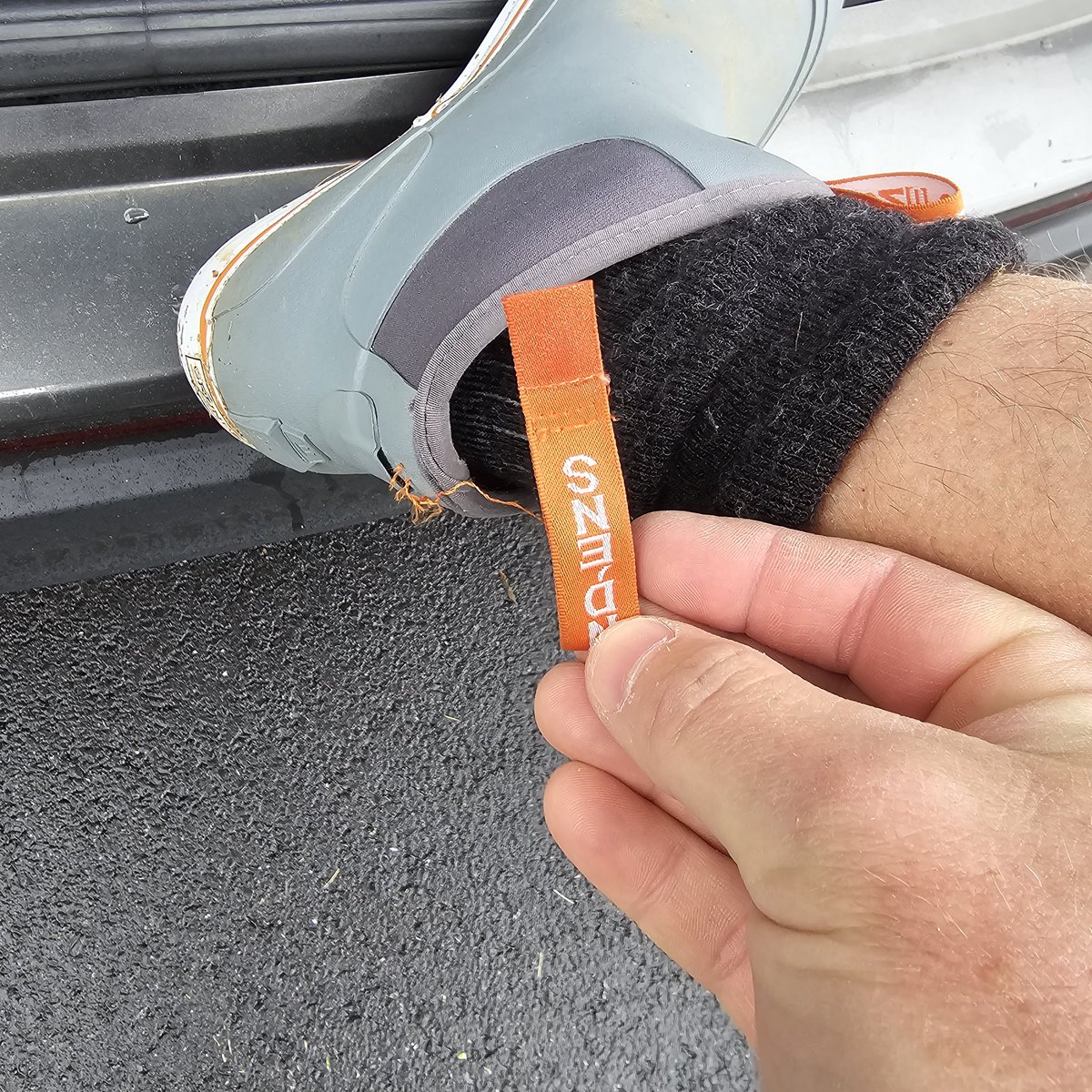 AdamPolinger's tweet image. Sad, 6 months old the the pull tab pulled out. @GrundensUSA