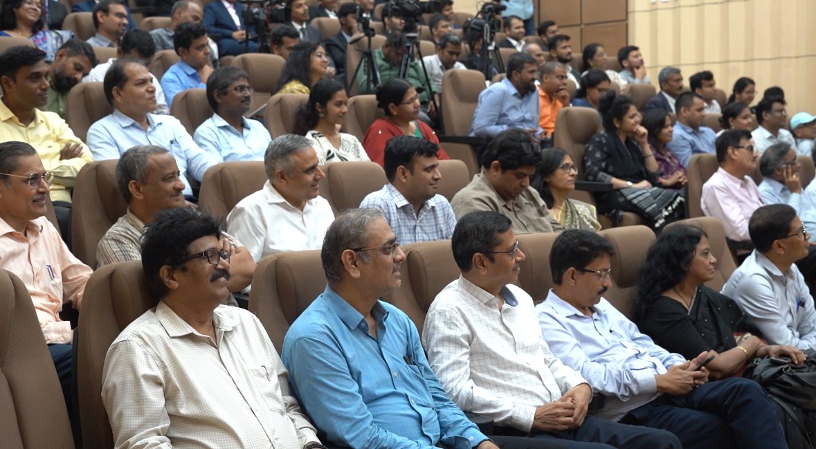 At #IIM #Mumbai, a lively interaction with students and scholars.

Indeed, a refreshing and stimulating experience…sharing innovative ideas with young boys and girls having stars in their eyes.
