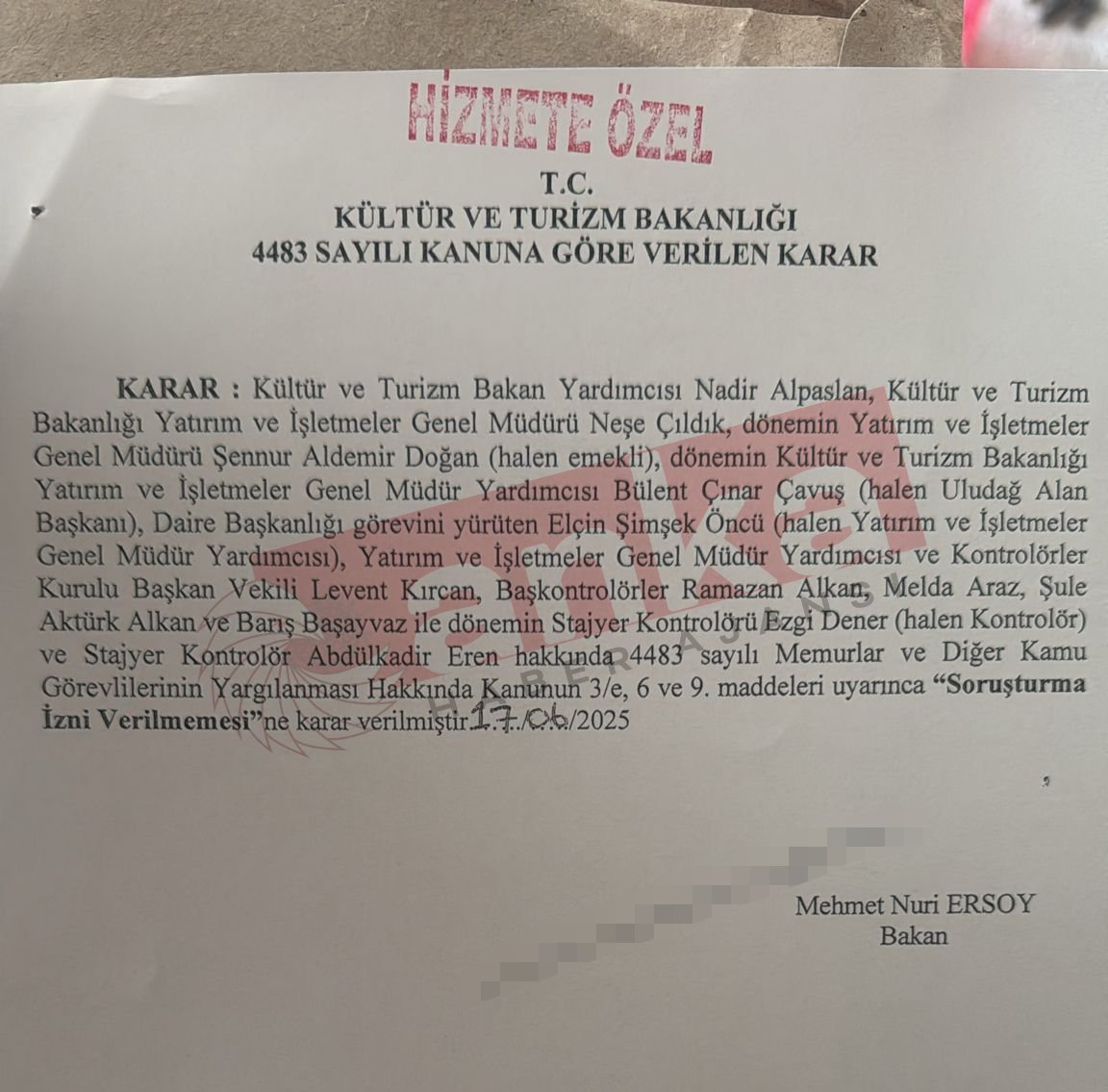 78 ölü bedenin ardından bunu imzalayıp Yunanistan'da- tatile gitmiş...İnsan içine çıkamaz insan.
ankahaber.net/haber/detay/ku…