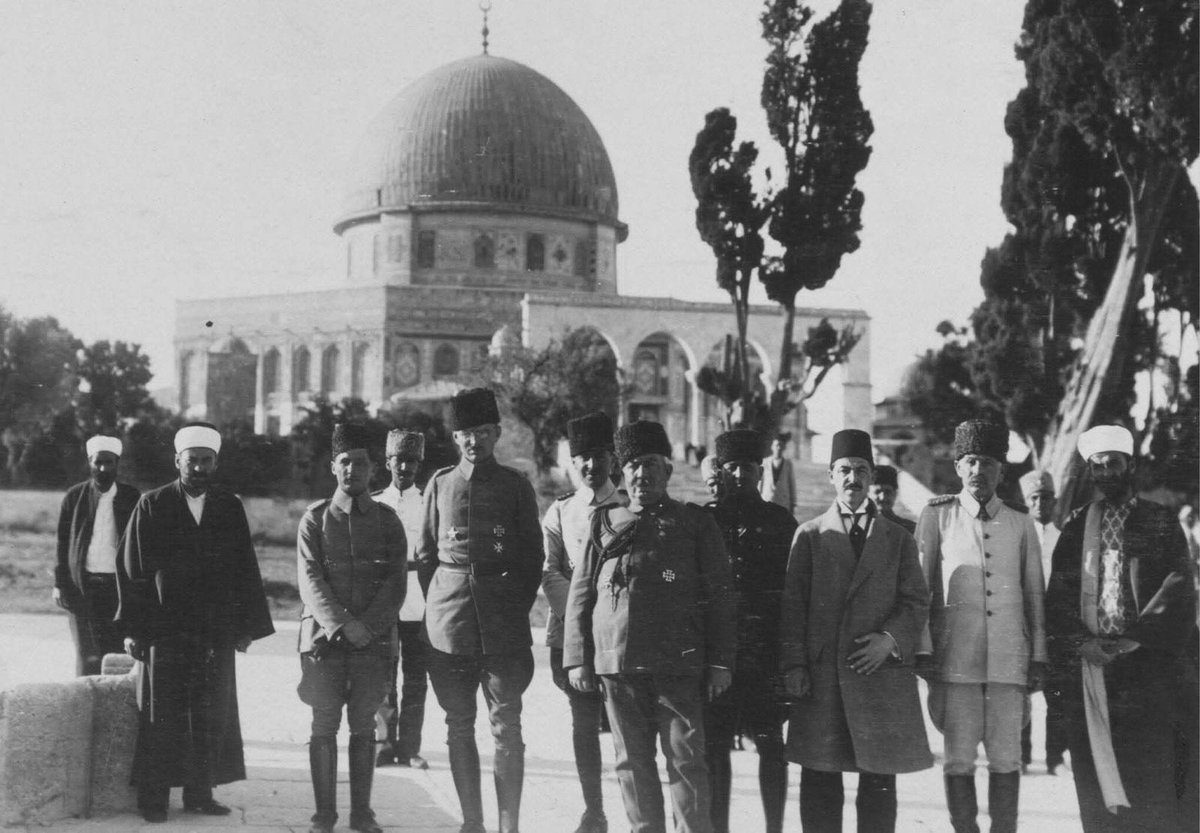 Ottoman officials in Jerusalem (al-Quds) before its fall to the British in WW1, c. 1917

The Ottomans conquered Jerusalem when Sultan Selim I defeated the Mamluks in the Battle of Marj al-Dabiq (August 24, 1516). After his victory, Aleppo and Damascus both surrendered without a