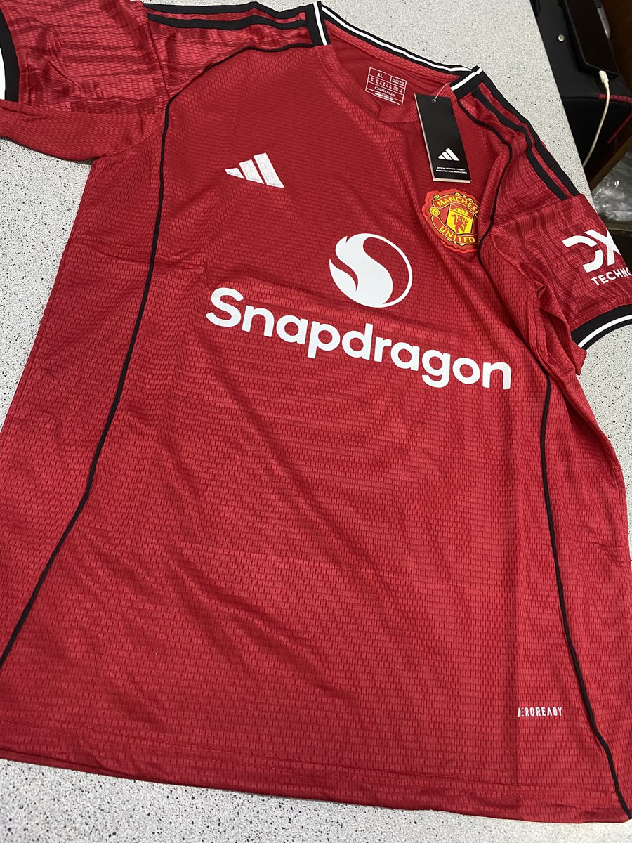 uncleflo_'s tweet image. 25/26 Season Jerseys Available
$10 Plain
$15 Printed
Free Hre CBD Delivery
Nationwide Delivery
DM/Call 0775010758
WA wa.me//263775010758
