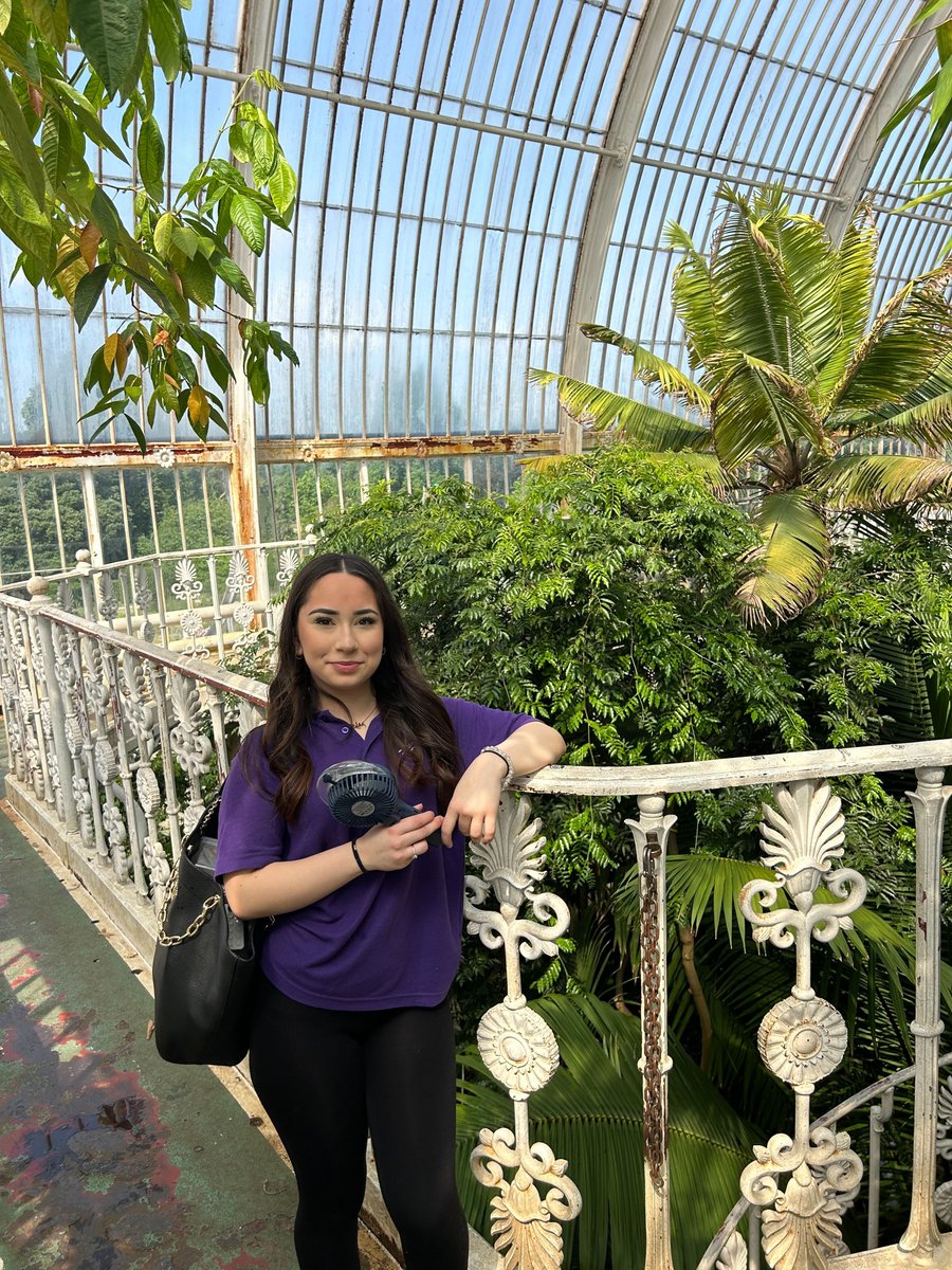 BridgeAcademyE2's tweet image. Some of our Year 10 students had the opportunity to immerse themselves in the scientific wonders at Kew Gardens for their Cultural Capital Day where they explored stunning botanical collections featuring over 40,000 living plants.