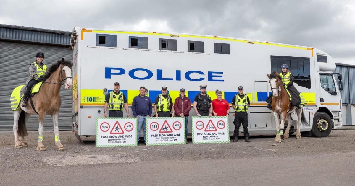 PSOSHorses's tweet photo. PH’s Eyemouth &amp; Glenluce took part in Operation Lose the Blinkers along with the local Community Policing Team and Road Policing in the Strathmartine and Tealing areas. @PSOSTayside @BritishHorse #LoseTheBlinkers #ThereIsSpaceForEveryone

Images courtesy of Ewan Noble Photography https://t.co/a7oz3Jpyu9