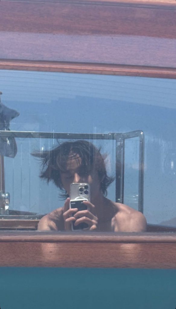 jhwoos's tweet image. WHAT HAPPENED WITH ITALY’S AIR FCKJJJJKKKKKK