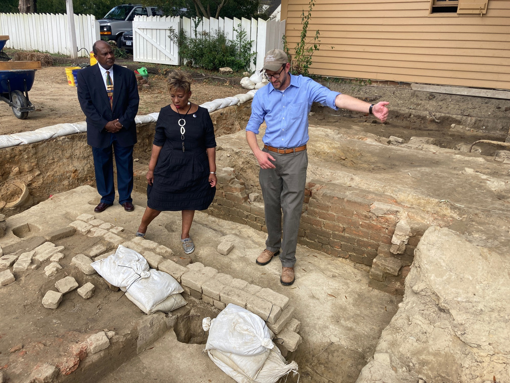 Rebuilding one of the nation's oldest Black churches begins at Juneteenth ceremony
By Ben Finley, The Associated Press
ow.ly/QHK450WfeQS

#firstbaptist #blackhistory #colonialwilliamsburg #churchrebuild #freedominfaith