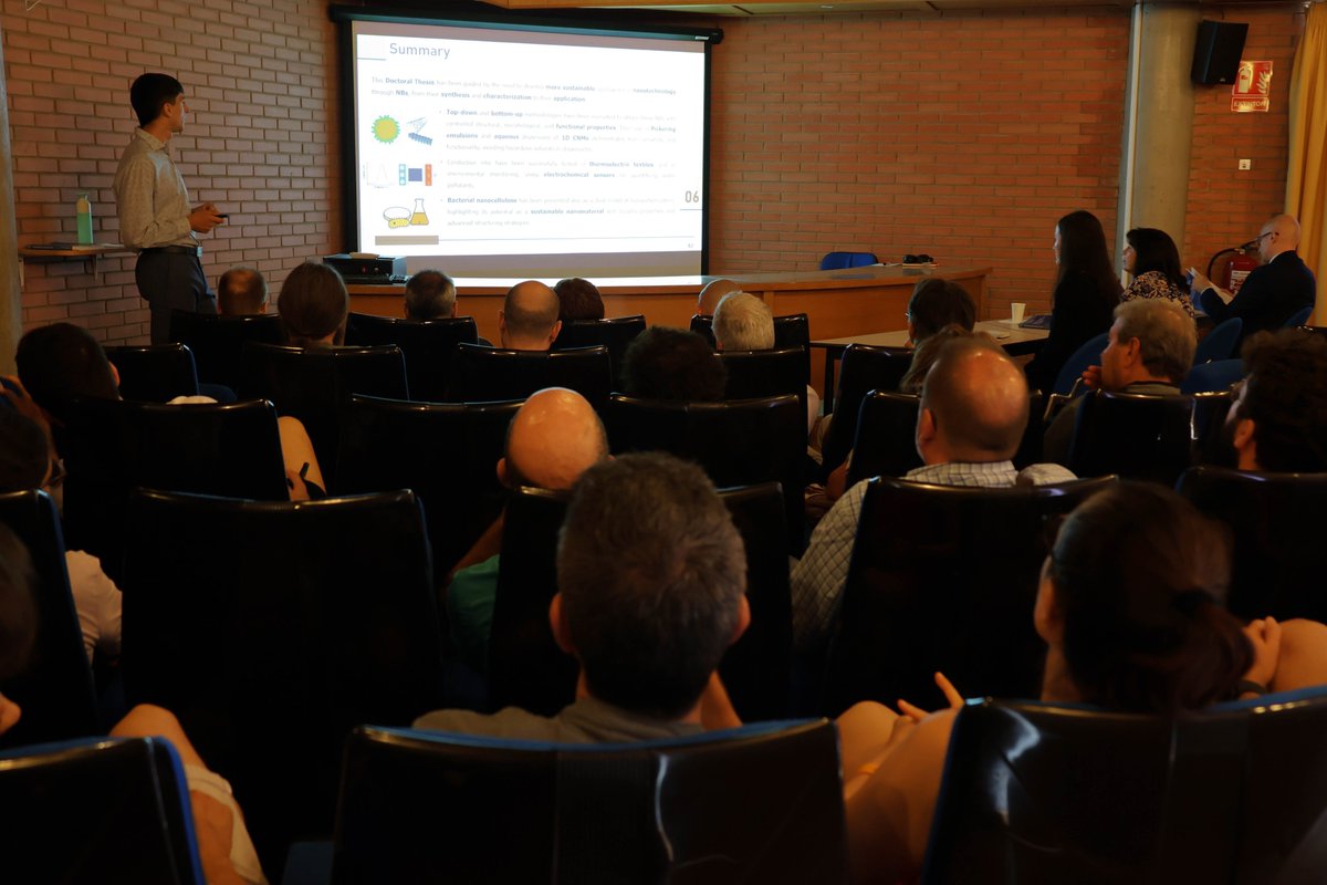 ICB_CSIC's tweet photo. 🏅 Estamos muy orgullosos/as de nuestro compañero Víctor Calvo Peña ( @GCNN_CSIC ), que ha recibido una excelente nota por su #TesisDoctoral

📄 "Nanostructured biopolymers, #bionanofabrication and the path towards a #sustainable #nanotechnology"

🎉 ¡Felicidades, doctor! https://t.co/RFmmqVM5Jj