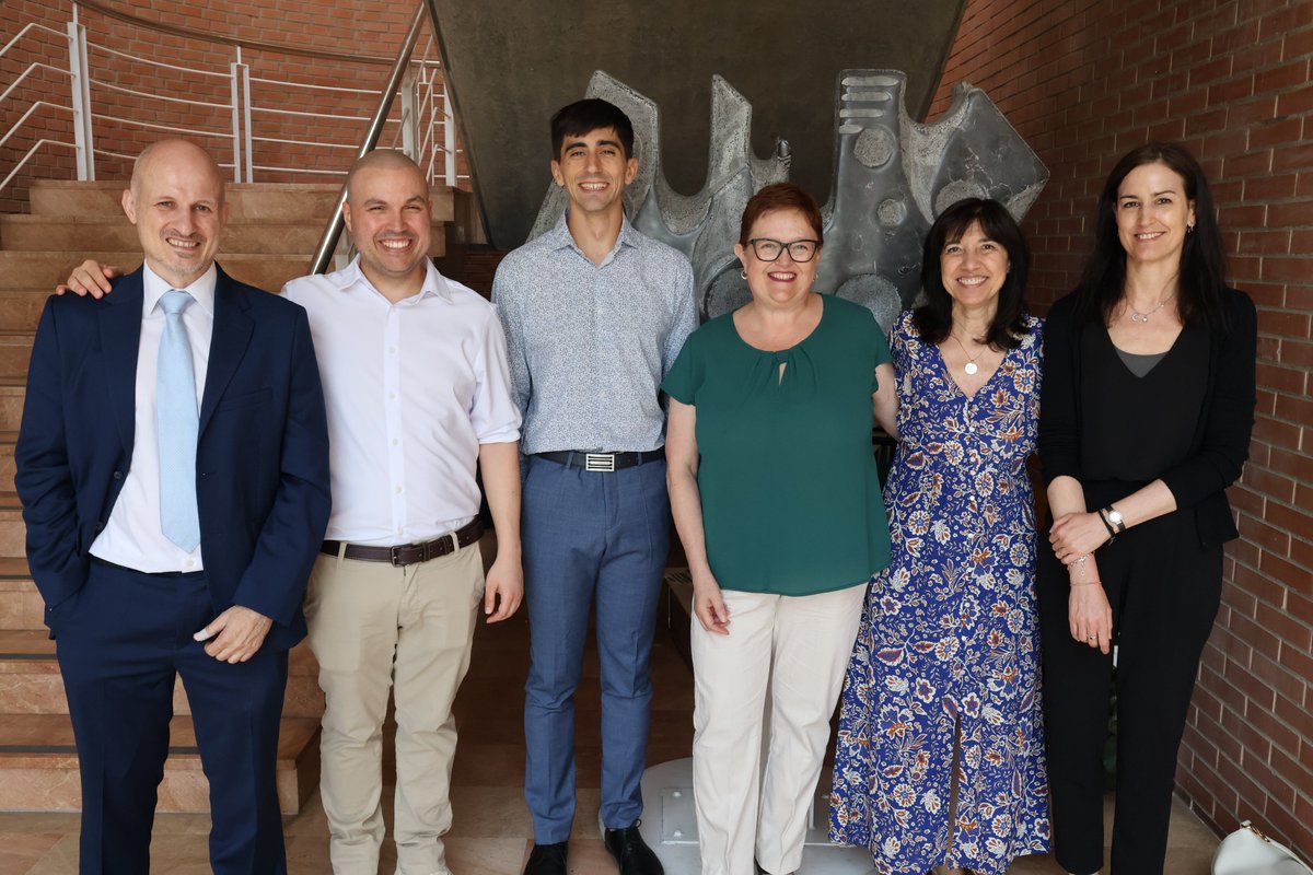 ICB-CSIC (@icb_csic) on Twitter photo 🏅 Estamos muy orgullosos/as de nuestro compañero Víctor Calvo Peña ( <a href="/GCNN_CSIC/">G-CNN. Group of carbon nanostructures</a> ), que ha recibido una excelente nota por su #TesisDoctoral
📄 "Nanostructured biopolymers, #bionanofabrication and the path towards a #sustainable #nanotechnology"
🎉 ¡Felicidades, doctor! 🏅 Estamos muy orgullosos/as de nuestro compañero Víctor Calvo Peña ( <a href="/GCNN_CSIC/">G-CNN. Group of carbon nanostructures</a> ), que ha recibido una excelente nota por su #TesisDoctoral
📄 "Nanostructured biopolymers, #bionanofabrication and the path towards a #sustainable #nanotechnology"
🎉 ¡Felicidades, doctor!