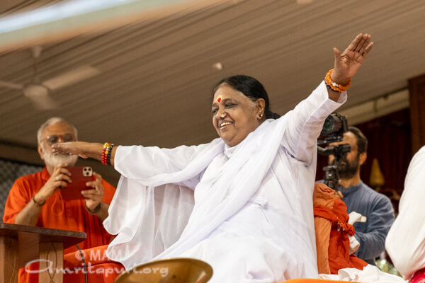 Yoga is the path to awakening our infinite potential and realising our inherent completeness, through the proper adjustment of the body, emotions, and intellect. 

1/2