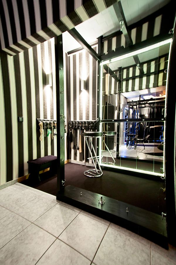 KinkyRevol14530's tweet image. Lebe deine Kinky Dreams in unseren Playrooms aus! #rentaroom #bdsm #playagame #playroom #Duesseldorf