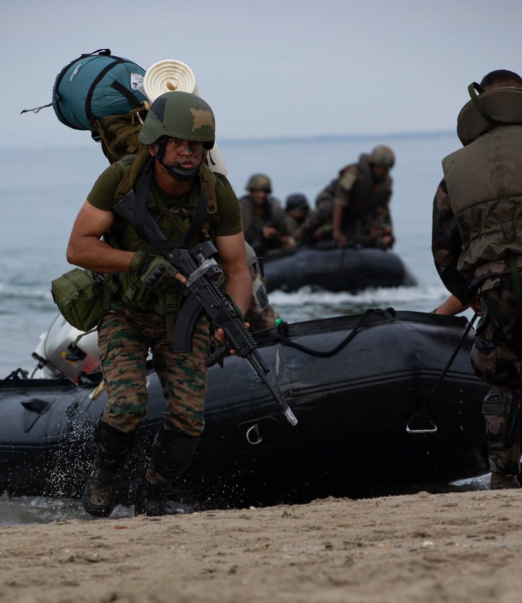 COM6BLB's tweet image. 🇮🇳🤝🇫🇷 SHAKTI 2025
Après une 1re édition l'an passé en Inde, le @Cdc_13eDBLE accueille l’armée de Terre indienne @adgpi en France. Cet échange entre les deux @armeedeterre est centré sur le partage d’expérience et la coopération opérationnelle.