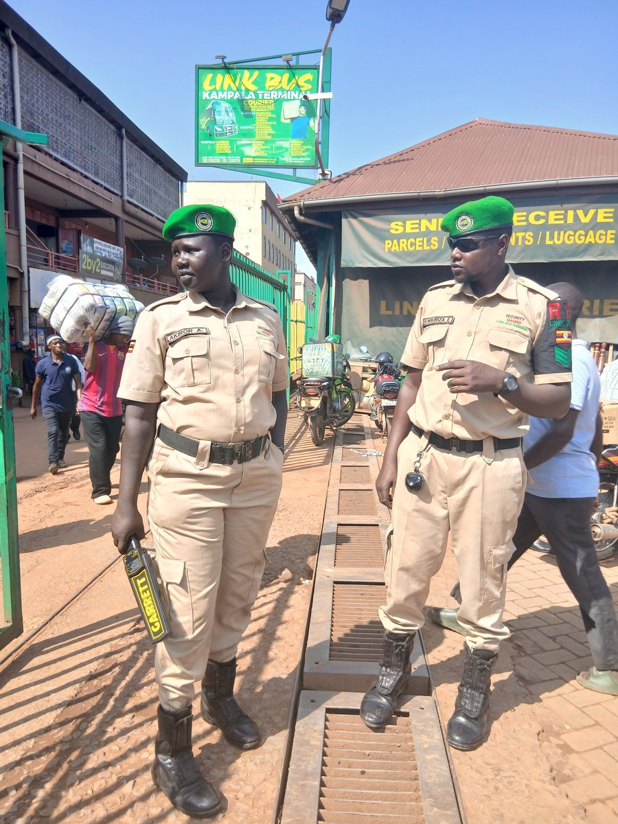 officiallinkbus's tweet image. Safety First!
We&apos;re taking all necessary precautions to ensure your safety amid recent bomb threats. 

Please stay vigilant, report suspicious activity, and trust our dedicated security team.

 Your safety is our top priority

#bombthreats. #Security #SecurityAwareness