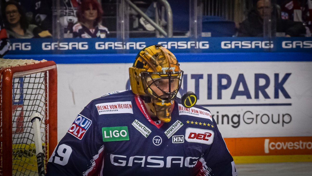 Wally44's tweet photo. Huch, #ebbAlumni Justin #Pogge wurde ja heute Nacht, als Goaliecoach der Abbotsford #Canucks, #CalderCup Champion.
Herzlichen Glückwunsch!
#ebb #AHL #Hauptstadteishockey https://t.co/JfgqkkfFE9