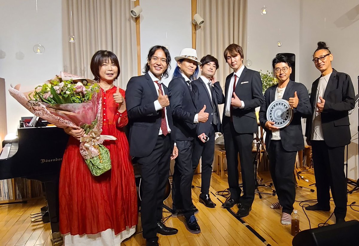 6/21(土)東川キャンドルナイト コエヲキカセテライブにお越しくださった皆様、ありがとうございました！
今年のライブもめっちゃ楽しかった♪
毎年呼んでくれるドートレのおふたりには本当に感謝です✨

買って帰った北海道産のアスパラも最高に美味でした🎶