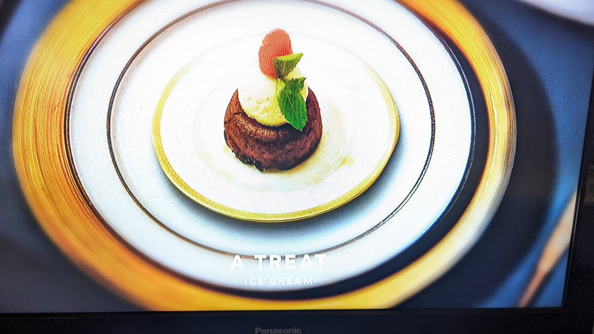 bravogators's tweet photo. Cracking up at the whole execution of this theme, but especially the meal names 🤣
#BelowDeck
#bravoisactuallycomedy #biac https://t.co/E8wrJXkmie