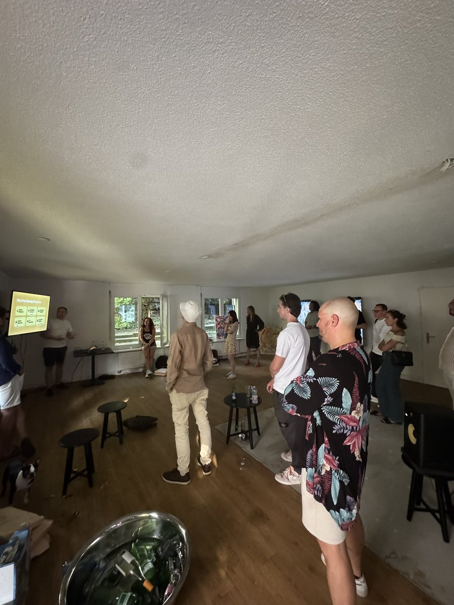 What an amazing night at Art on Chain last Friday! 🖼️⛓️‍💥

Huge thanks to 🍕🥷 <a href="/pizzaninjas/"></a> for
the pizza &amp; creativity, <a href="/trio/">Trio</a> for making it possible, and <a href="/trollfarmer/"></a> for helping <a href="/Dakarisst/">DaveK</a> and the community create a Pizza Ninjas masterpiece live on Bitcoin, truly inspiring!