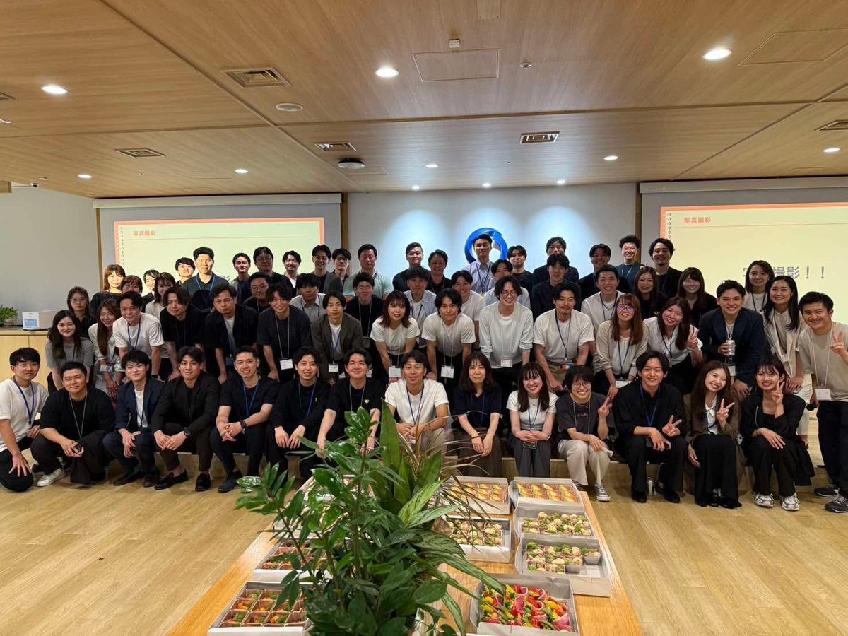 iwkn15's tweet photo. 普段は人事なので人事交流会にはよく参加するのですが、先輩に誘っていただきエージェント交流会へ参戦🙋‍♀️
エージェントの方々から、エージェント視点で企業をどう見ているか、人事をどう見ているか教えていただき学び多い時間でした！！ https://t.co/pNaJ7b6gw3
