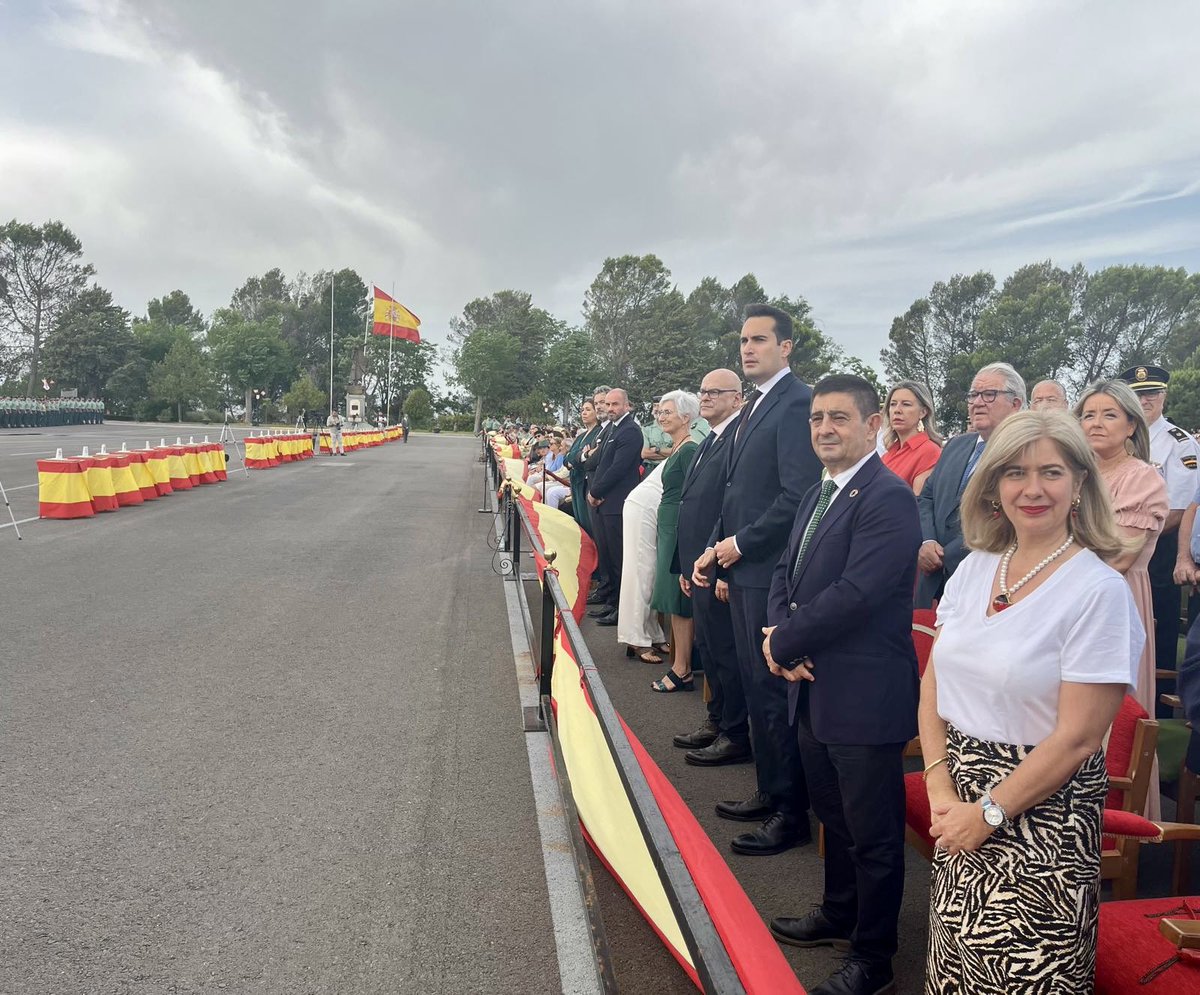 Diputación de Jaén (@dipujaen) on Twitter photo 👮🏻♀️👮🏻 <a href="/pacoreyesm/">Paco Reyes</a> participa en #Baeza en los actos fin de curso de la 130ª Promoción de acceso a la escala de cabos y guardias
👉 <a href="/SubdeGobJaen/">Subdelegación del Gobierno en Jaén</a>
👉 <a href="/aytoubeda/">Ayuntamiento Úbeda</a>
acortar.link/9TvhCr 👮🏻♀️👮🏻 <a href="/pacoreyesm/">Paco Reyes</a> participa en #Baeza en los actos fin de curso de la 130ª Promoción de acceso a la escala de cabos y guardias
👉 <a href="/SubdeGobJaen/">Subdelegación del Gobierno en Jaén</a>
👉 <a href="/aytoubeda/">Ayuntamiento Úbeda</a>
acortar.link/9TvhCr