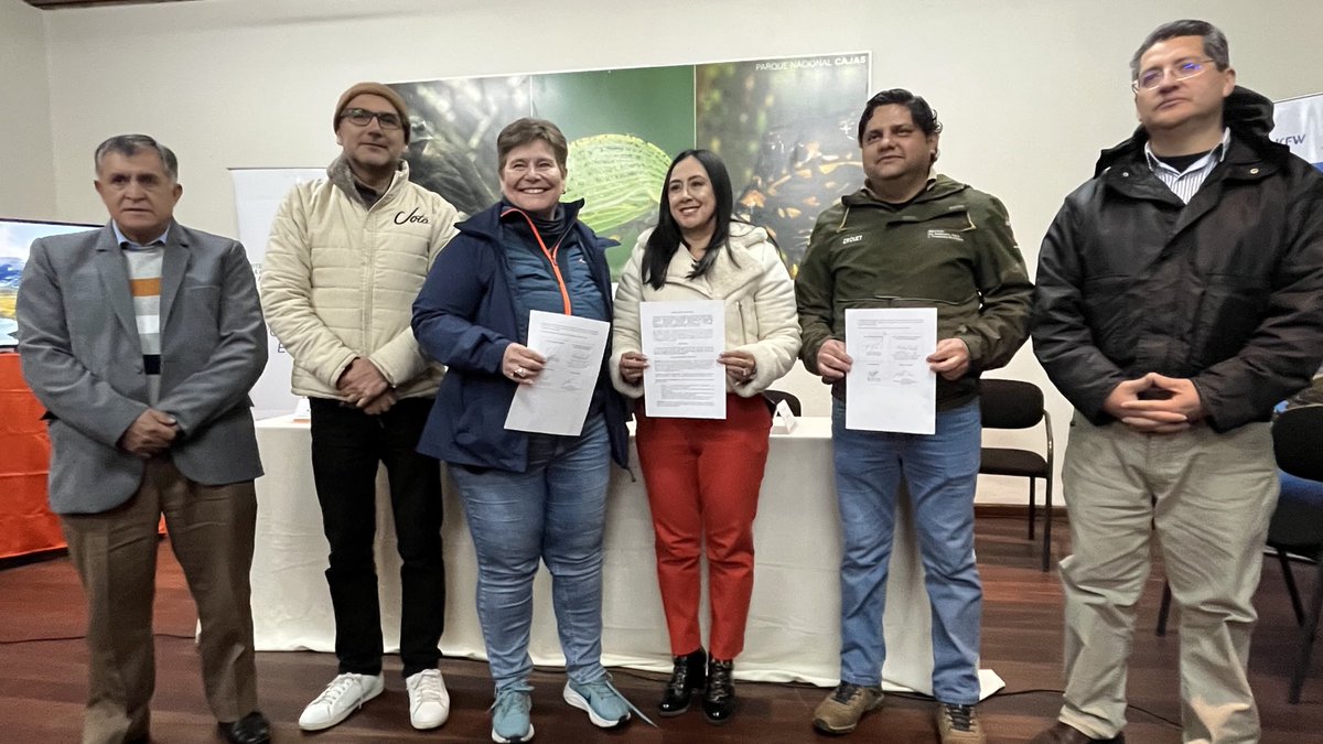 Con alegría compartimos la firma de la Carta de Intención con el Programa Páramo ⁦@MAATE_Zonal6⁩ para implementar el Plan de Gestión Integral del área de recarga hídrica, con financiamiento de KFW ⁦<a href="/ETAPAOficial/">ETAPA EP</a>⁩ ⁦<a href="/AzuayPrefectura/">Prefectura del Azuay</a>⁩ ⁦<a href="/AgriculturaEc/">Agricultura, Ganadería y Pesca Ecuador 🇪🇨</a>⁩