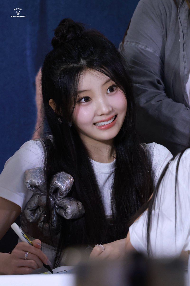 250624 뮤직아트 공개팬싸

#ILLIT #아일릿
#MINJU #민주
#WONHEE #원희