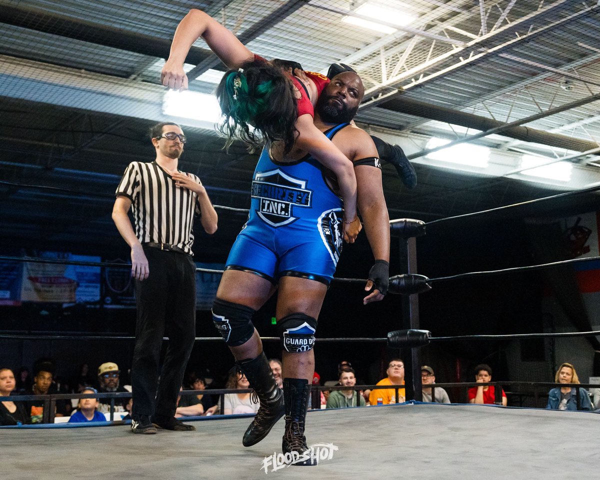 SecurityIncPro's tweet image. In the clutches of the Guard Dog 🐕🦺
🏟️: @VPW_Wrestling #TheBattleInBayShore3
📸: @floodshot_