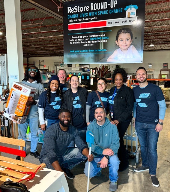 EverBank's tweet image. Our associates are empowered to make a difference at work and in the communities we serve.
We’re proud to spotlight our Lewisville, TX #EverBankBuilds associates for giving back through our partnership with Dallas Habitat ReStore. Our volunteers show up. 💙
*Member FDIC