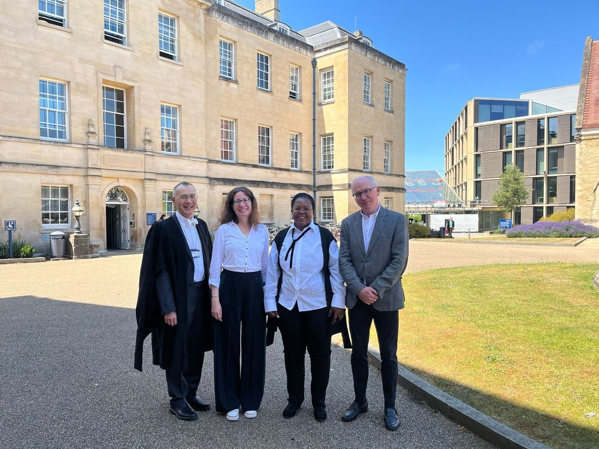 Congrats to Gamuchirai Pamela Gwaza on passing her viva for the DPhil in EBHC, defending her thesis on integrated diagnosis in low- and middle-income countries, supervised by Annette Plüddemann, Carl Heneghan &amp; Marcy McCall MacBain.

More about the DPhil :bit.ly/4k7mviD